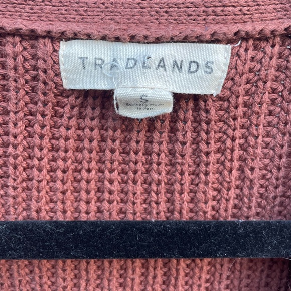 Tradlands Shelter Cardigan in Plum - Picture 4 of 6